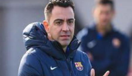 تشافي يطلب 12 مليون دولار للاستمرار مع برشلونة